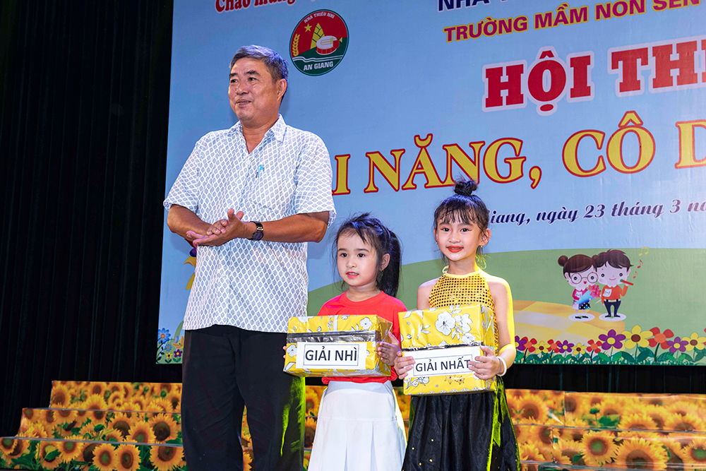 Trường Mầm non Sen Hồng: Hội thi “Bé tài năng, cô duyên dáng” năm 2021
