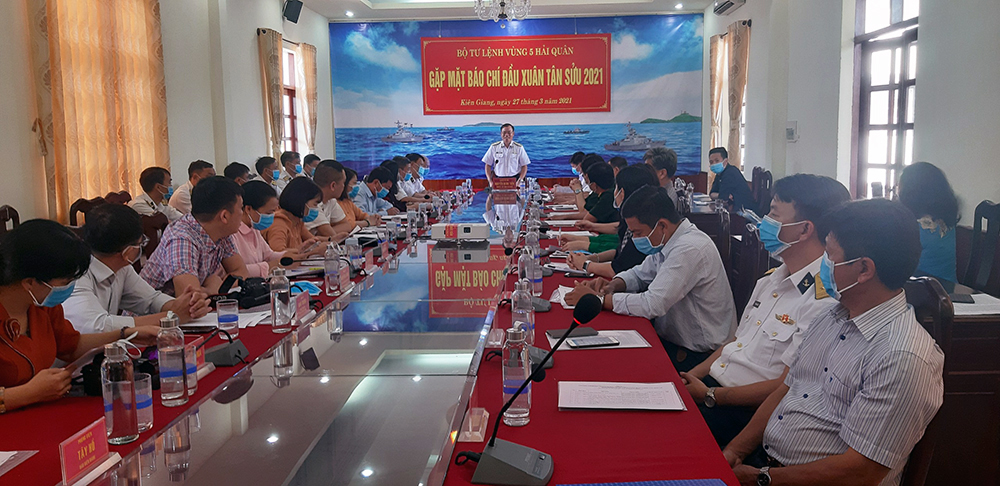 Bộ Tư lệnh Vùng 5 Hải Quân tổ chức gặp gỡ báo chí thông tin về công tác tuyên truyền