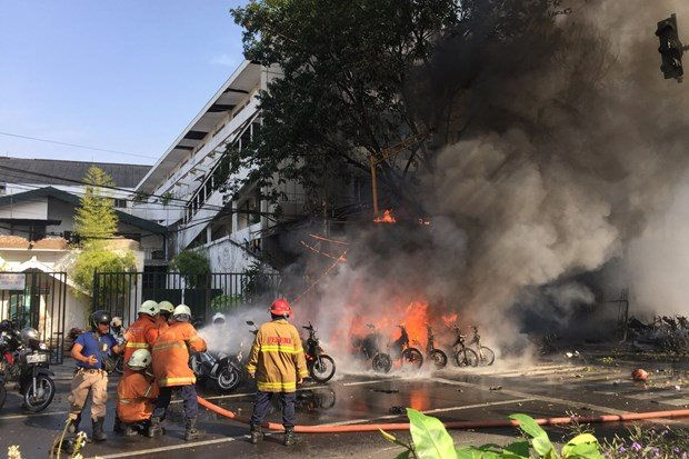 Đánh bom liều chết tại nhà thờ Công giáo ở Indonesia: Ít nhất 15 người thương vong