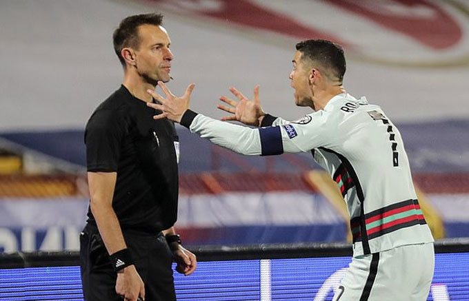 Ronaldo bị 'cướp' bàn thắng phút 93, Bồ Đào Nha mất chiến thắng