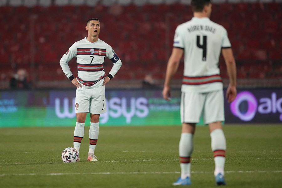 Ronaldo bị 'cướp' bàn thắng phút 93, Bồ Đào Nha mất chiến thắng