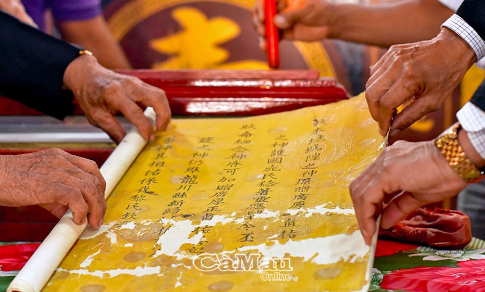Sắc Thần ở đình Tân Thành
