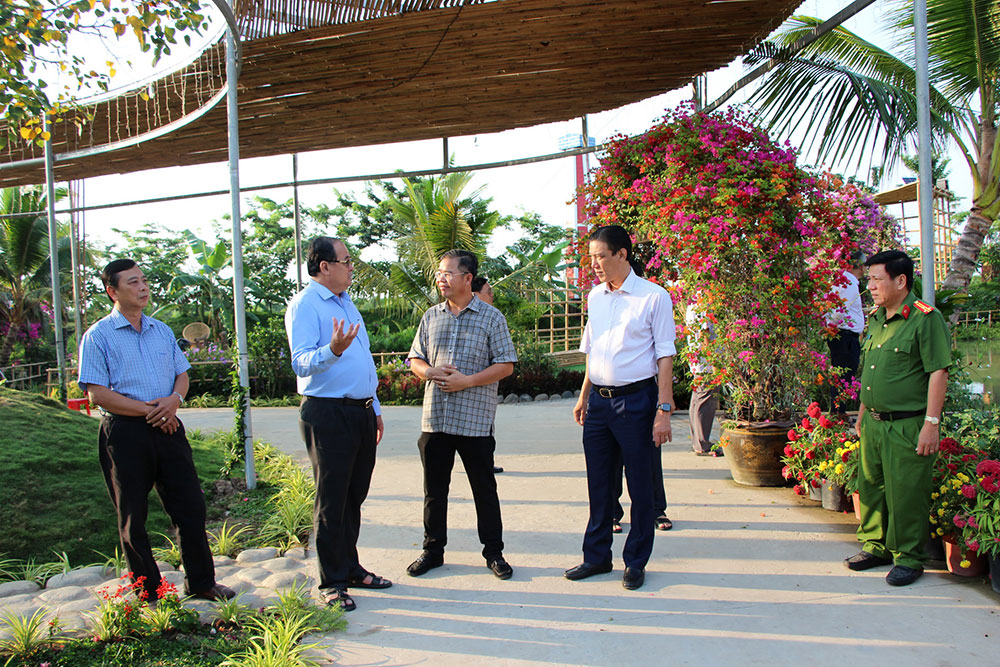 Chủ tịch UBND tỉnh An Giang Nguyễn Thanh Bình khảo sát thực tế và làm việc với UBND huyện Chợ Mới