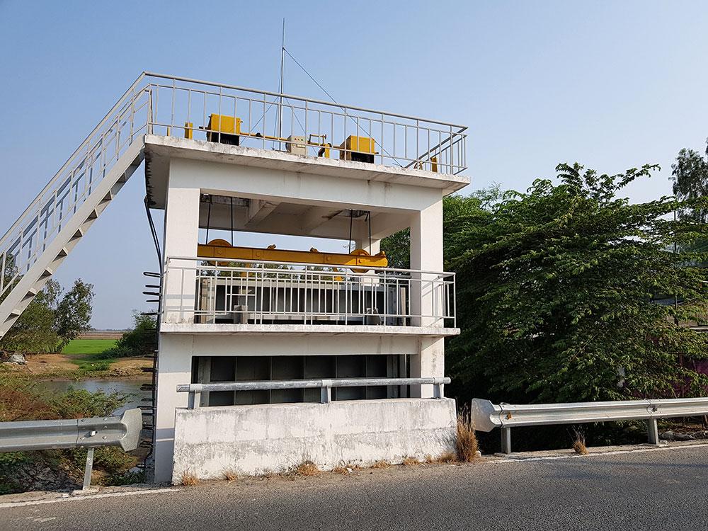 Cấp bách triển khai các công trình chống khô hạn, xâm nhập mặn