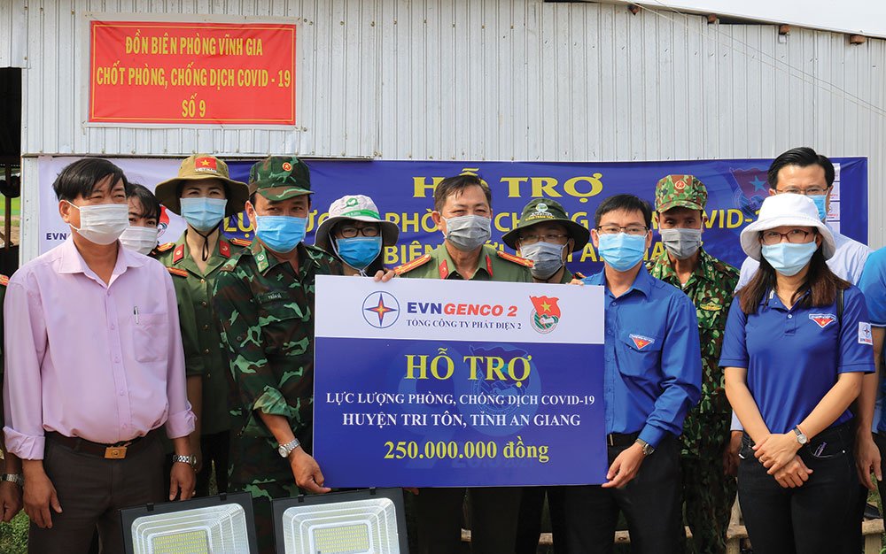 “Vượt nắng, thắng COVID”