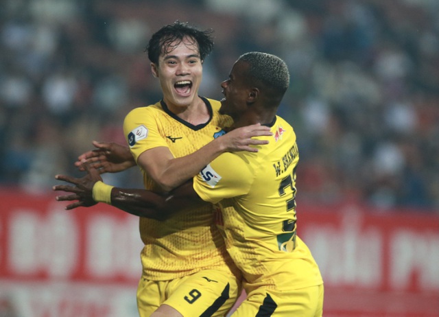 6 trận liên tiếp bất bại, HA Gia Lai sẽ bay cao ở V-League mùa này?!
