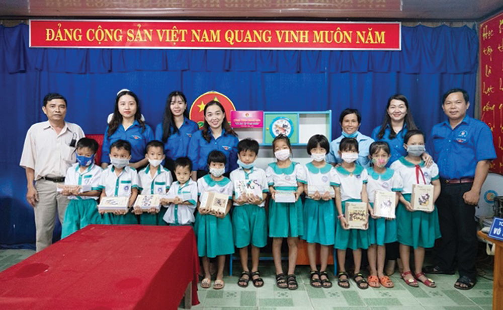 Đoàn viên, thành niên xã Vĩnh Lợi xung kích vì cộng đồng