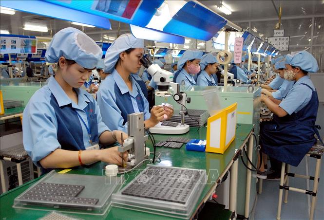 Công nghiệp chế biến, chế tạo tăng cao, tiếp tục đóng vai trò chủ lực
