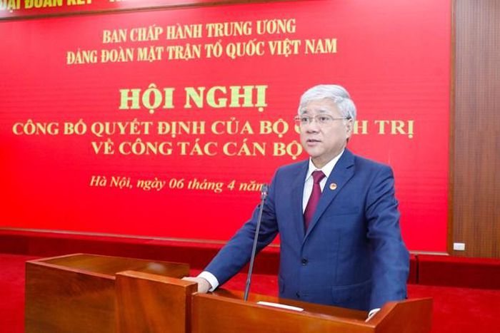 Công bố quyết định của Bộ Chính trị về nhân sự