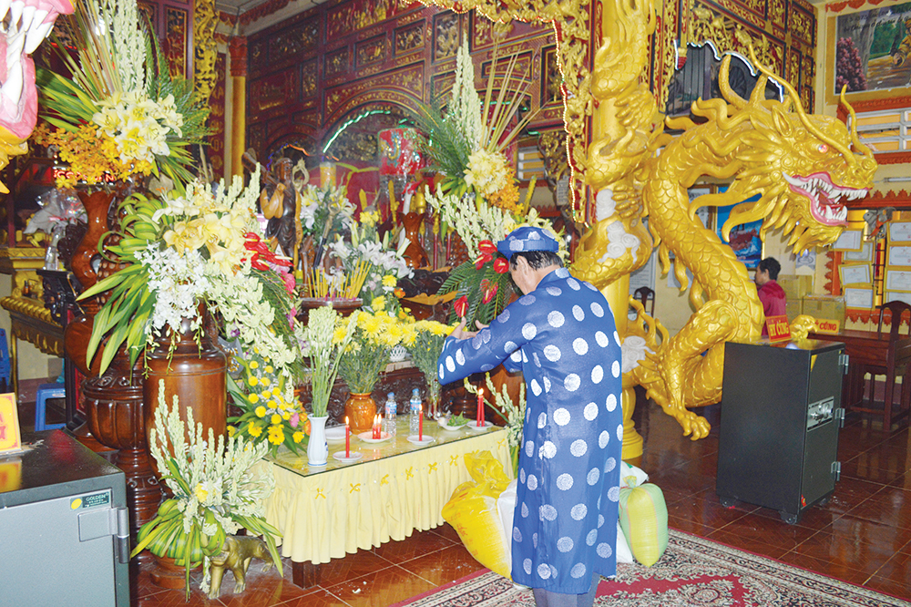 Thăm dinh Sơn Trung
