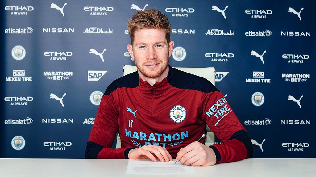 Man City thưởng nóng hợp đồng "khủng" cho De Bruyne