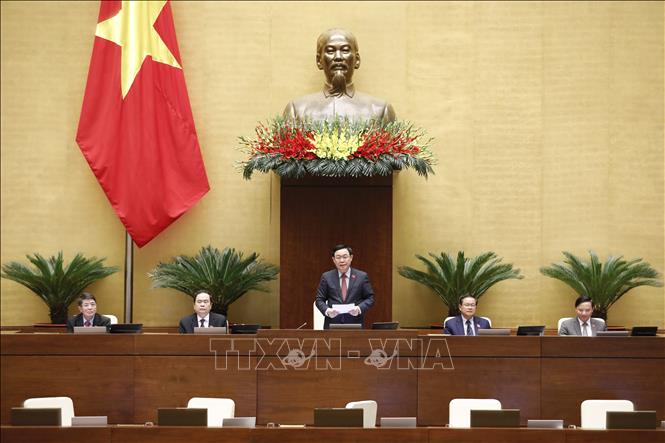 Quốc hội miễn nhiệm chức vụ Phó Thủ tướng Chính phủ và 12 bộ trưởng, trưởng ngành