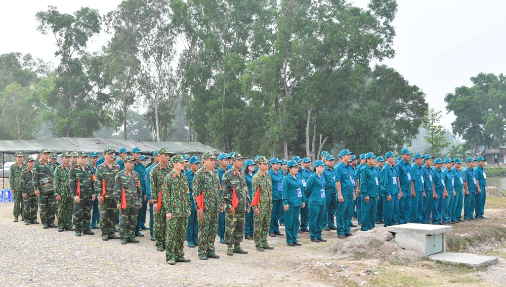 Hội thi pháp luật về dân quân tự vệ TP. Long Xuyên