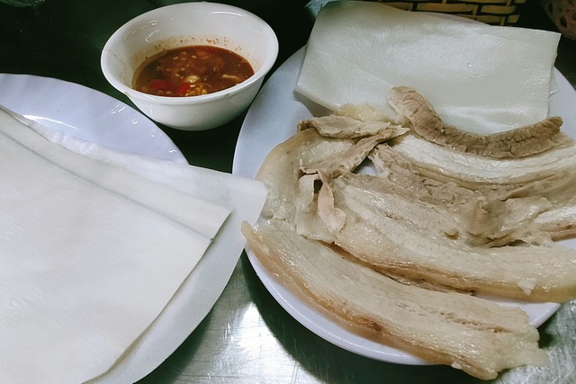 Ghé xứ Đà thành, nhớ thương mãi món bánh tráng cuốn thịt heo