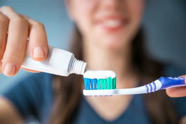 Không nên đánh răng ngay sau khi uống 4 loại nước phổ biến