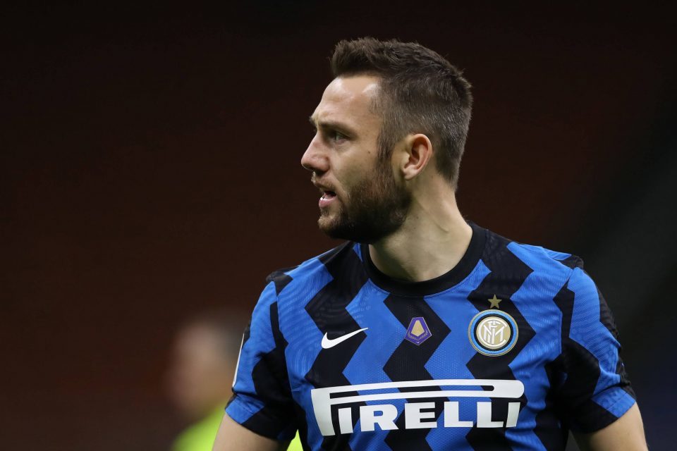 MU "giải cứu" Hazard, Liverpool lấy De Vrij