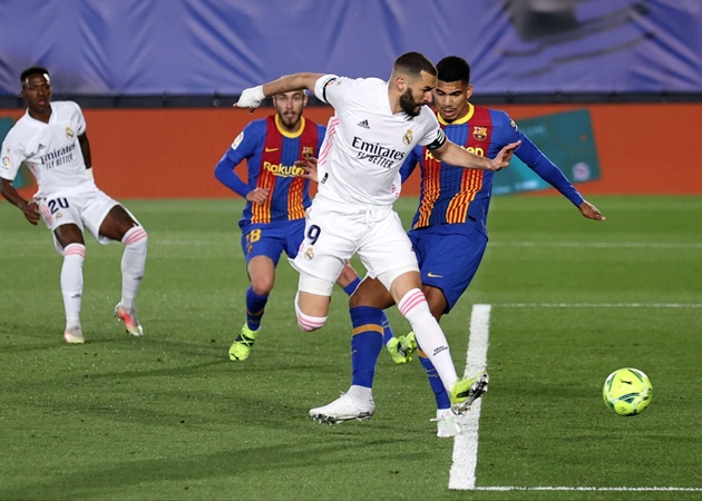 2 cú đấm choáng váng, Real quật ngã Barca lên đỉnh La Liga