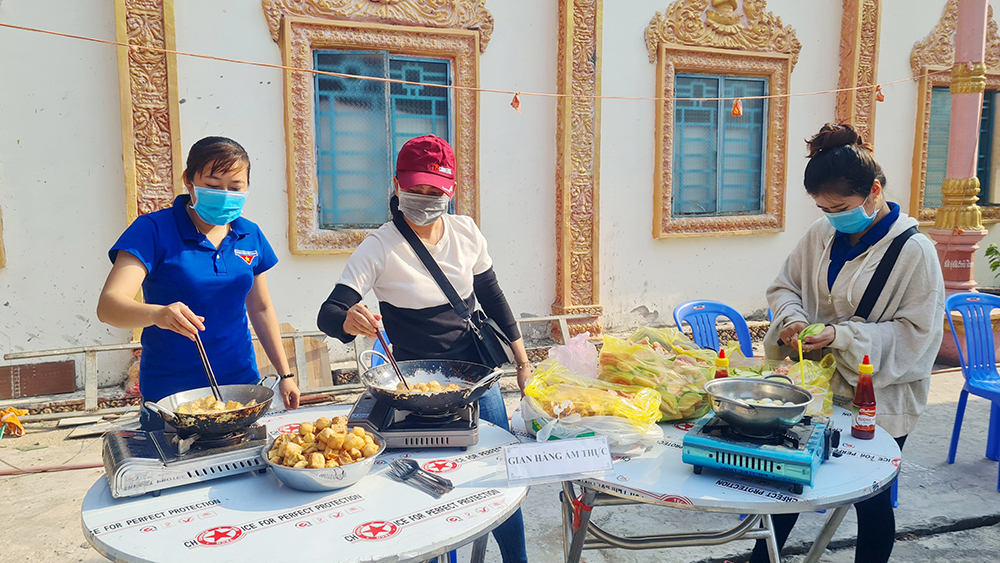 Sân chơi hào hứng cho trẻ em người dân tộc thiểu số Khmer nhân dịp Tết Chol Chnam Thmay