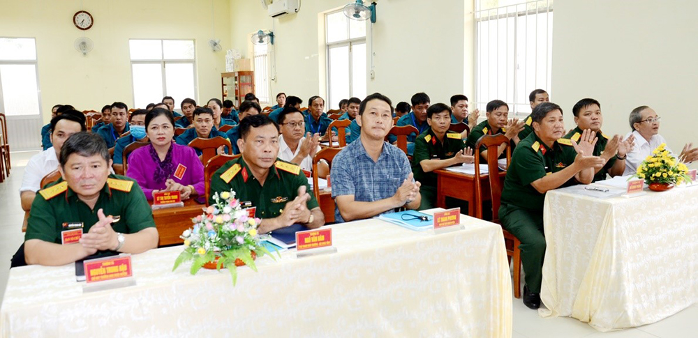 An Phú khai mạc Hội thi pháp luật về dân quân tự vệ