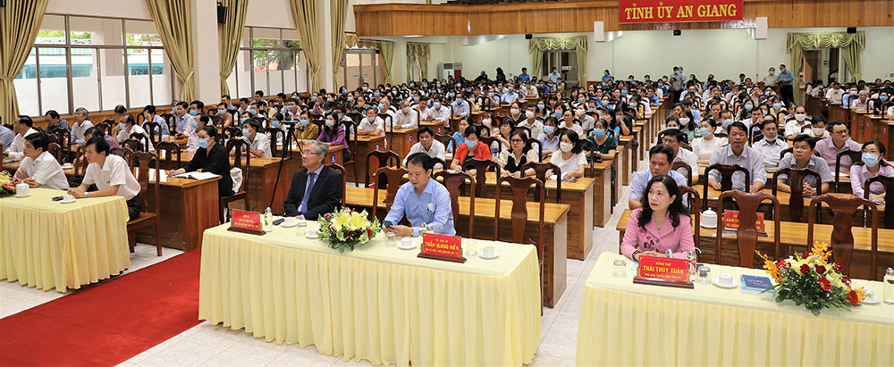 Hội nghị thông tin về “Tầm soát và phát hiện sớm bệnh ung thư”