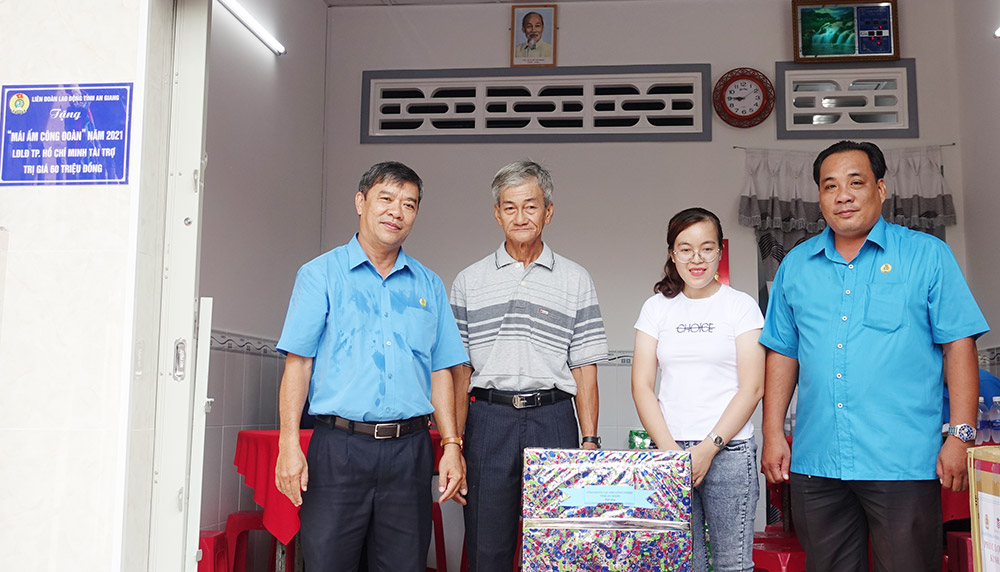 Bàn giao nhà Mái ấm công đoàn cho đoàn viên công đoàn cơ sở FDI