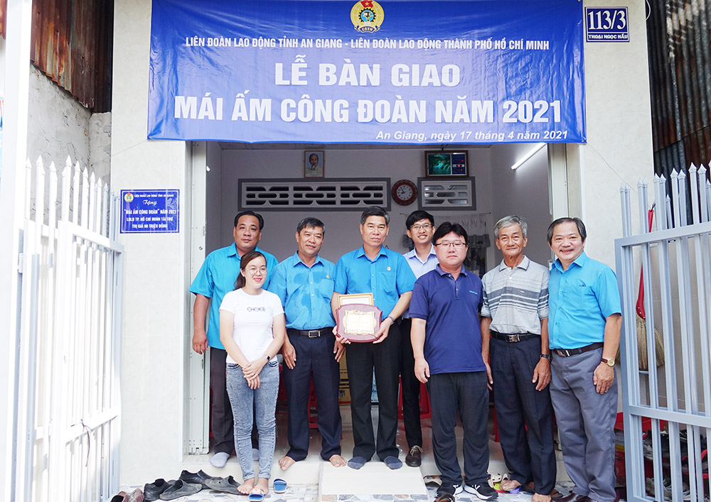 Bàn giao nhà Mái ấm công đoàn cho đoàn viên công đoàn cơ sở FDI
