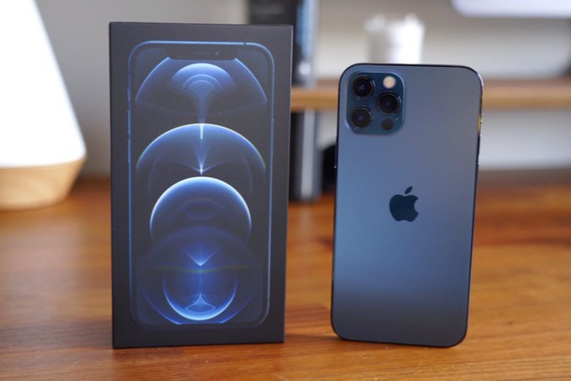 Giá iPhone 12 Pro Max giảm mạnh, xuống mức thấp nhất từ khi mở bán