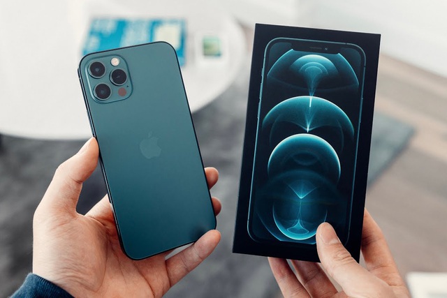 Giá iPhone 12 Pro Max giảm mạnh, xuống mức thấp nhất từ khi mở bán