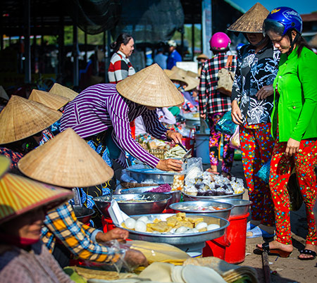 Độc đáo chợ “chồm hổm” ở miền Tây