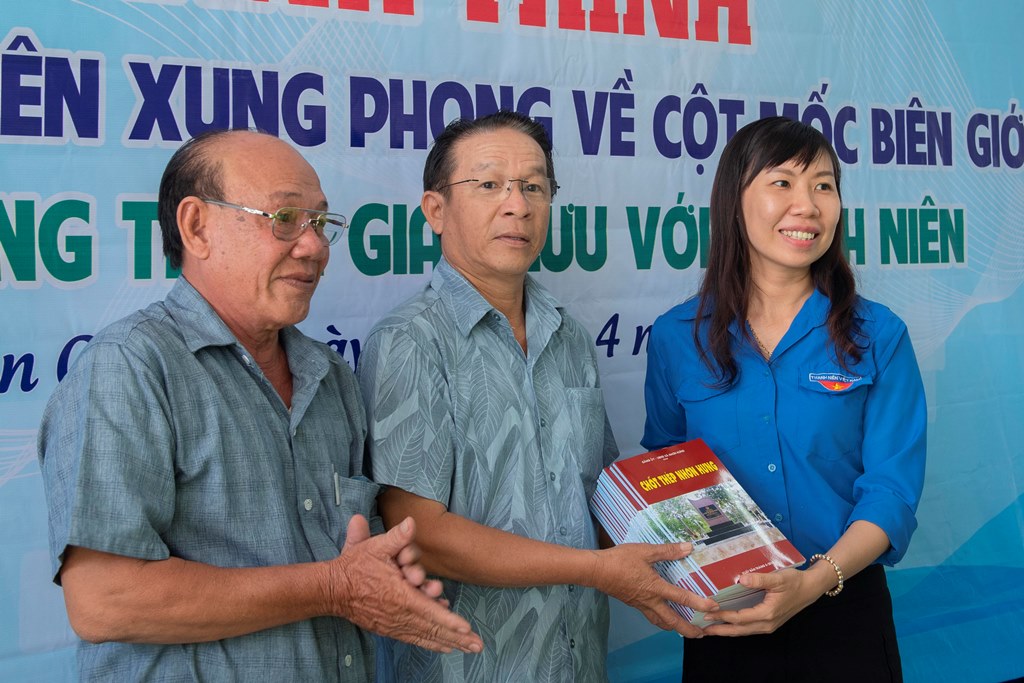 “Hành trình cựu thanh niên xung phong về cột mốc biên giới” nhân kỷ niệm 71 năm ngày Truyền thống lực lượng thanh niên xung phong Việt Nam