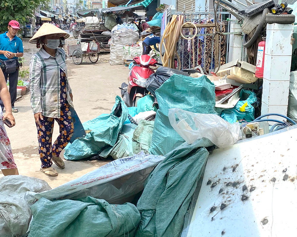 Đã đề nghị cơ sở phế liệu khắc phục sai phạm