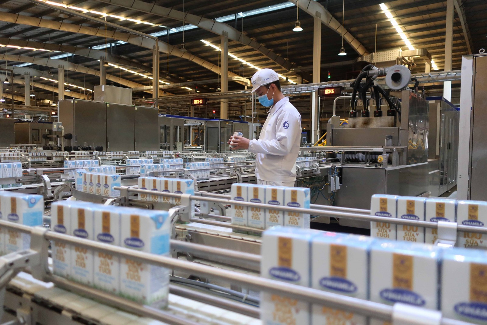 Vinamilk tiếp tục dẫn đầu ngành sữa nước trong nhiều năm