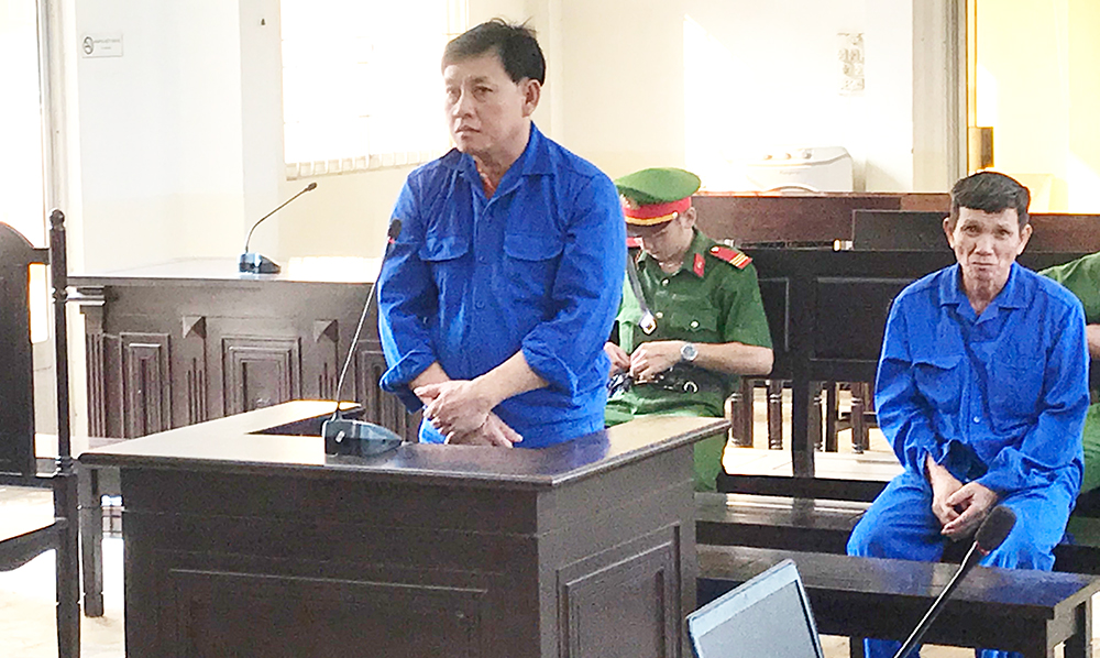 Thuê sà lan cắt bán sắt phế liệu