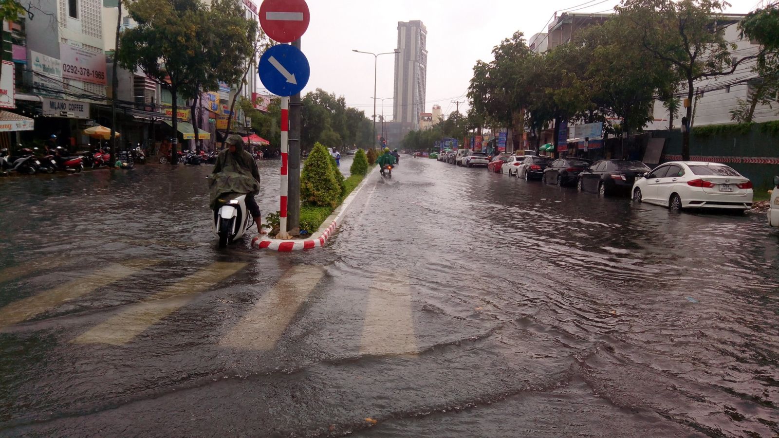 Mưa lớn xuất hiện khắp ĐBSCL