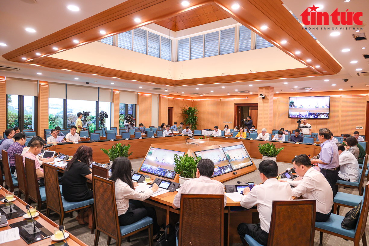 Cách ly 3 trường hợp nhập cảnh trái phép từ vùng dịch Campuchia qua đường tiểu ngạch và sân bay Nội Bài