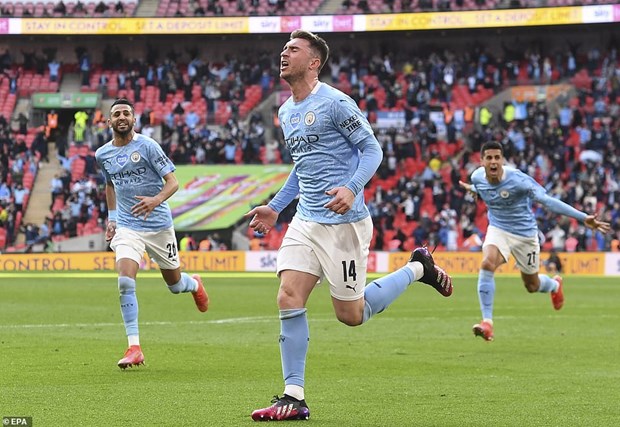 Hạ Tottenham, Man City lần thứ tư liên tiếp vô địch League Cup