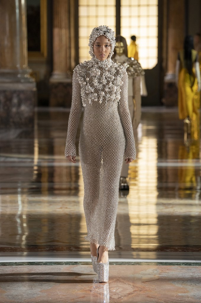 Valentino: Thời trang Haute Couture không phân biệt giới tính