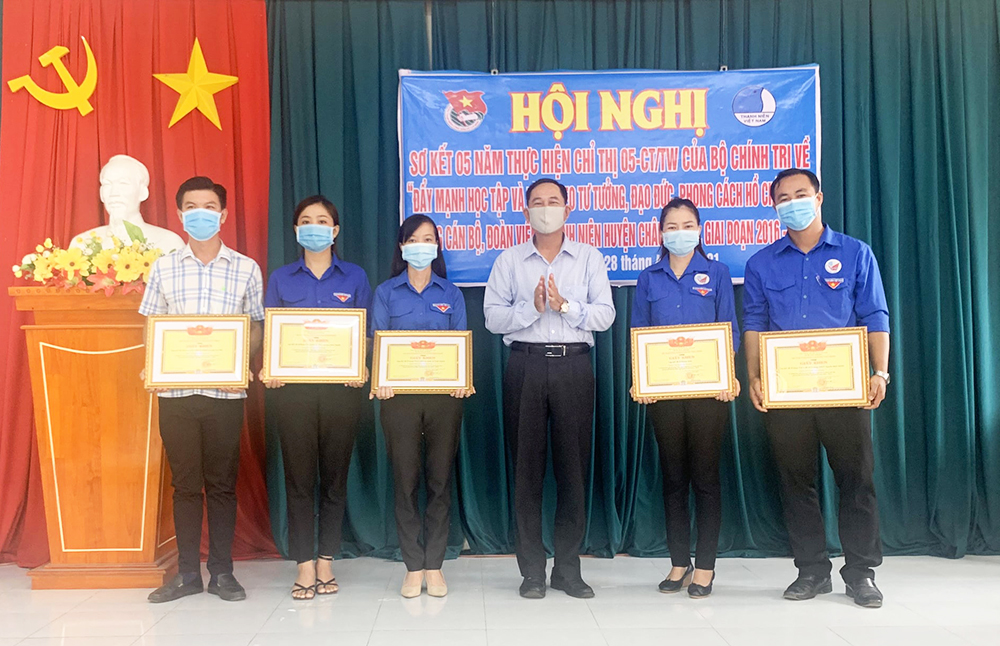Châu Thành: Đẩy mạnh học tập và làm theo tư tưởng, đạo đức, phong cách Hồ Chí Minh trong đoàn viên, thanh niên
