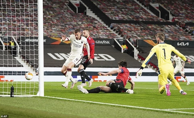 Đè bẹp AS Roma, Man Utd đặt một chân vào chung kết