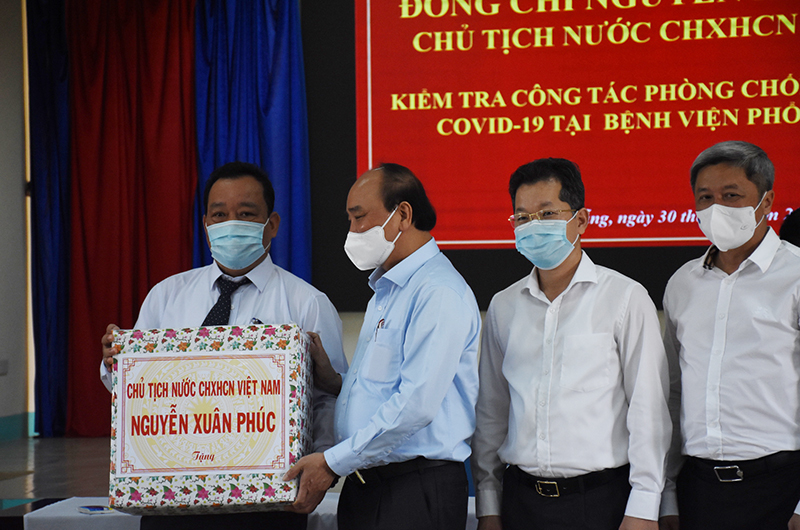 Chủ tịch nước Nguyễn Xuân Phúc: Lấy phòng dịch làm ưu tiên hàng đầu