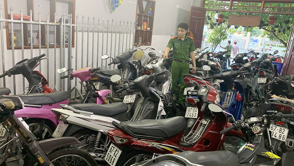 Công an Long Xuyên phát hiện 66 môtô nghi vấn ở cơ sở cầm đồ