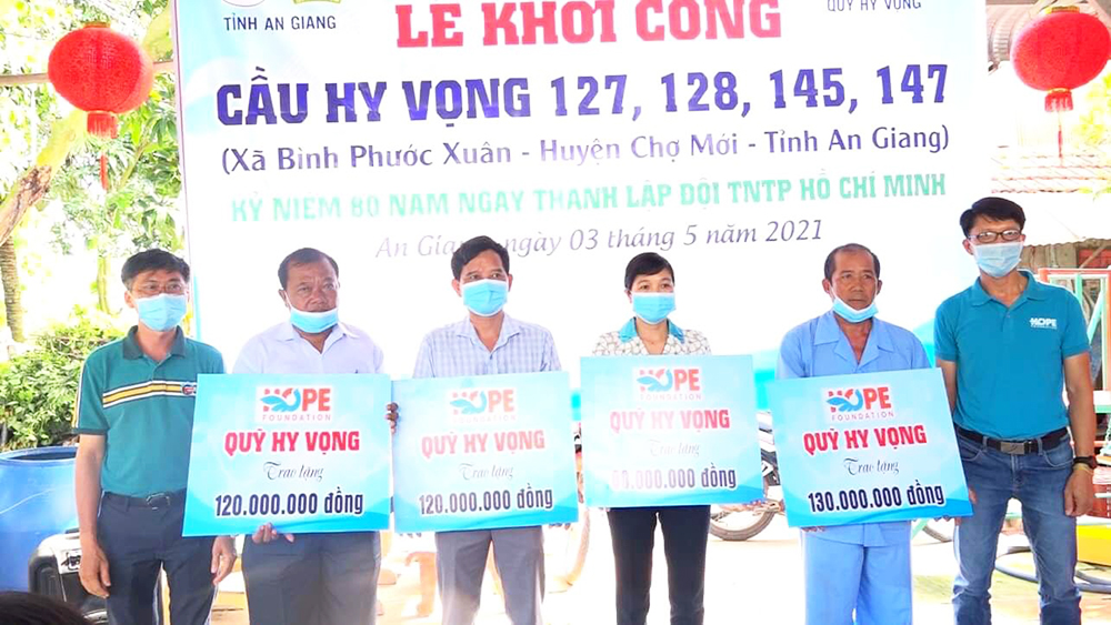 Khởi công 4 cây cầu Hy vọng ở Chợ Mới