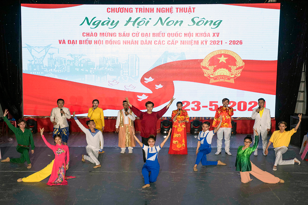 An Giang: Diễn báo cáo Chương trình văn nghệ tuyên truyền bầu cử đại biểu Quốc hội khóa XV và đại biểu HĐND các cấp nhiệm kỳ 2021 – 2026
