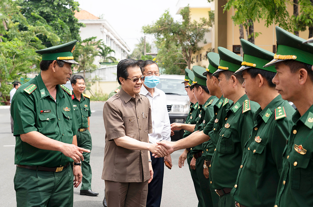Bí thư Tỉnh ủy An Giang Lê Hồng Quang khảo sát công tác phòng, chống dịch bệnh COVID-19 trên tuyến biên giới