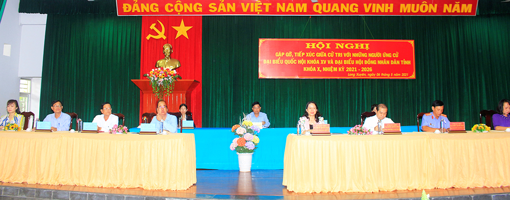 Gặp gỡ, tiếp xúc giữa cử tri với những người ứng cử đại biểu Quốc hội và đại biểu HĐND