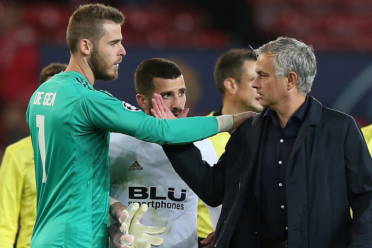 Mourinho chọn De Gea, PSG mua Salah