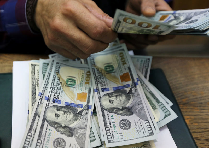 Tỷ giá ngoại tệ ngày 8-5: USD giảm giá