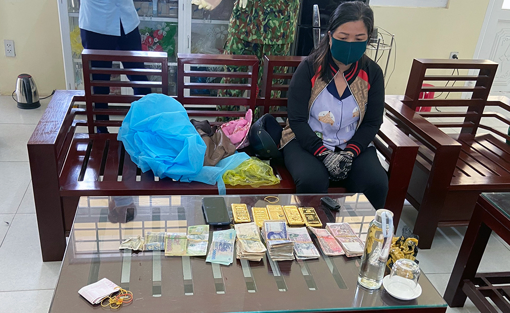 Bộ đội Biên phòng An Giang bắt vụ vận chuyển 5kg vàng qua biên giới