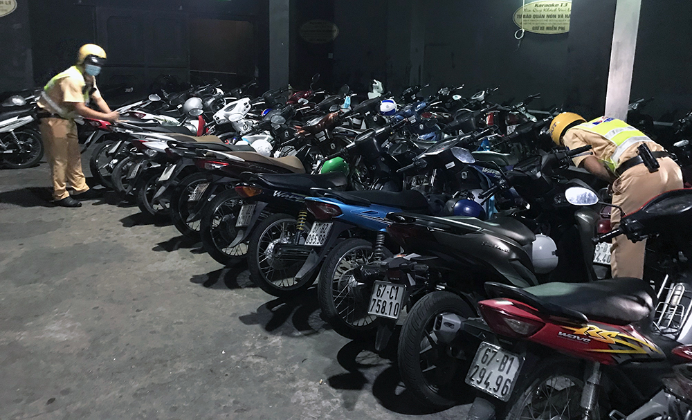 Cơ sở karaoke T3 tạo hiện trường giả khi bị phát hiện vi phạm các quy định phòng, chống dịch bệnh COVID-19