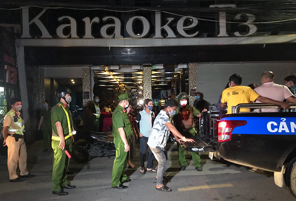 Cơ sở karaoke T3 tạo hiện trường giả khi bị phát hiện vi phạm các quy định phòng, chống dịch bệnh COVID-19